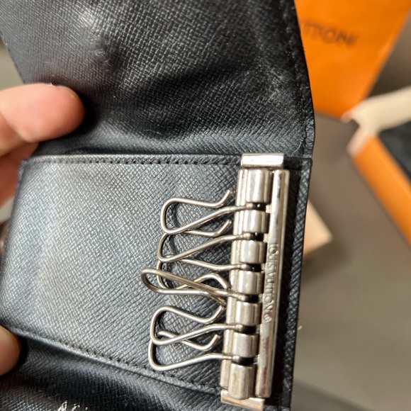 Louis Vuitton Damien graphite 6 key holder. Used - Picture 3 of 9